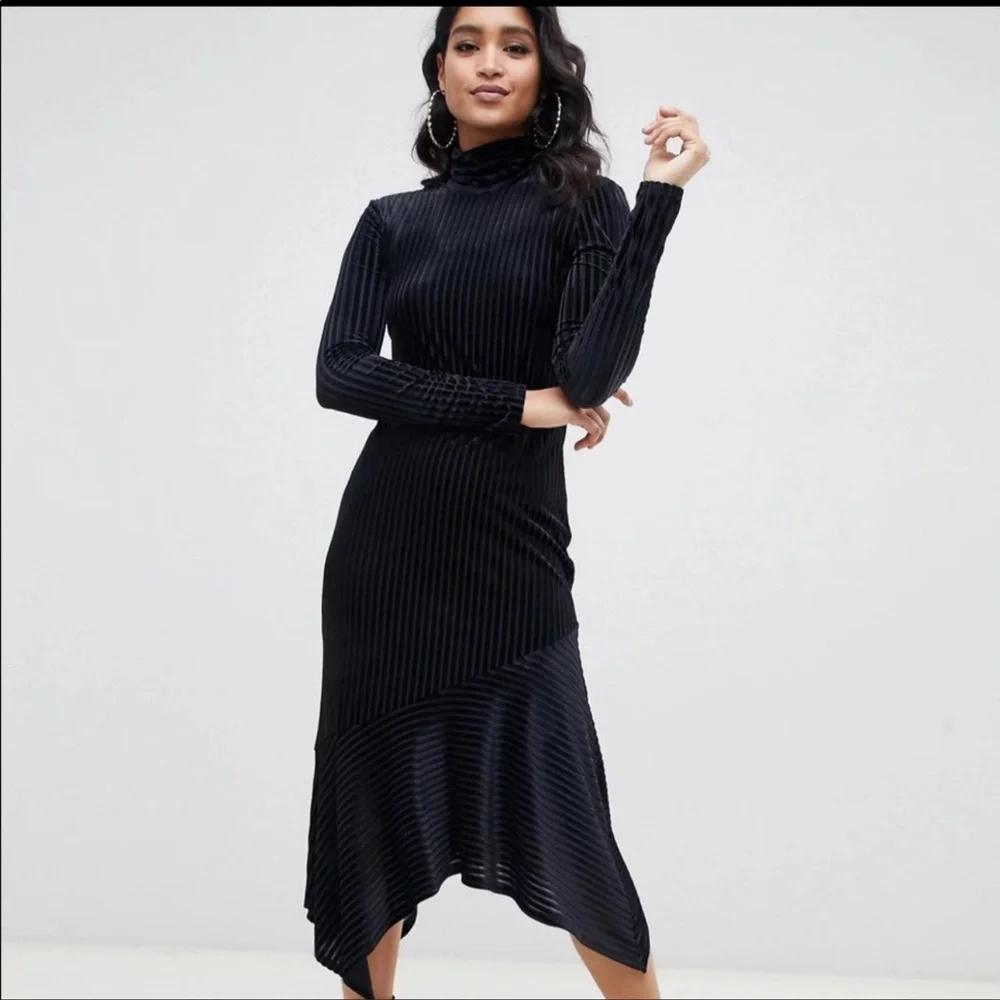 ASOS Design burnout velvet midi dress with hanky hem - Picture 5 of 8